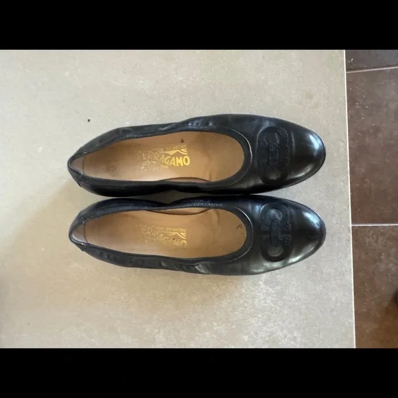 Black Ferragamo Flats - Picture 2 of 5